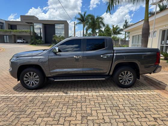 MITSUBISHI TRITON 2.4 BITURBO DIESEL CD HPE-S 4X4 AUTOMÁTICO